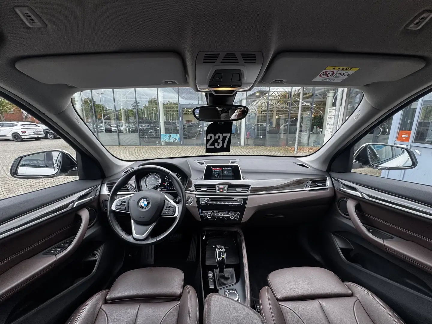 BMW X1 sDrive18i Sport Line LED RFK LED DA Ad.-Fahrwerk Blanc - 2