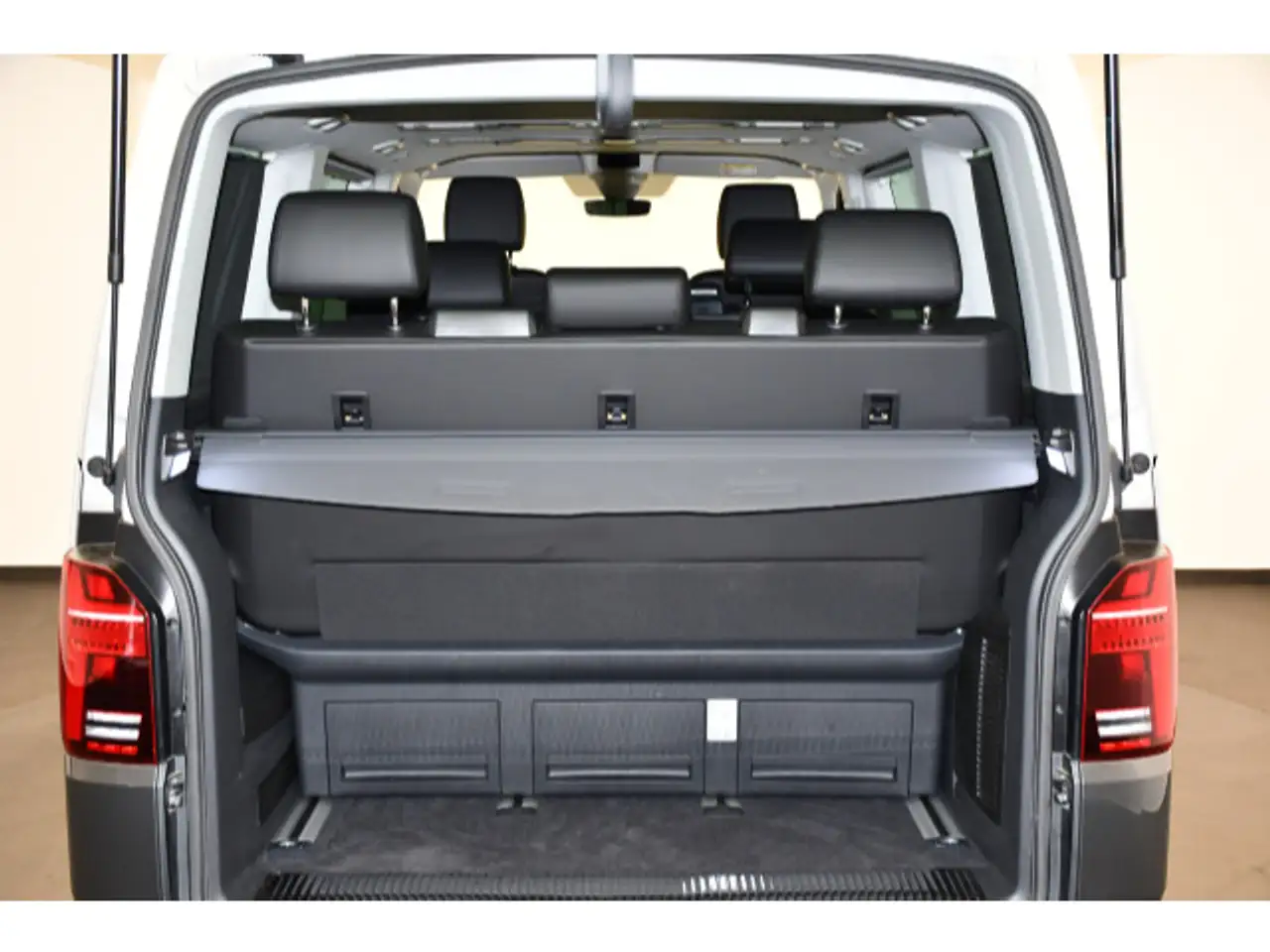 Volkswagen T6.1 Multivan 2.0 TDI DSG Generation Six Rückfah 11