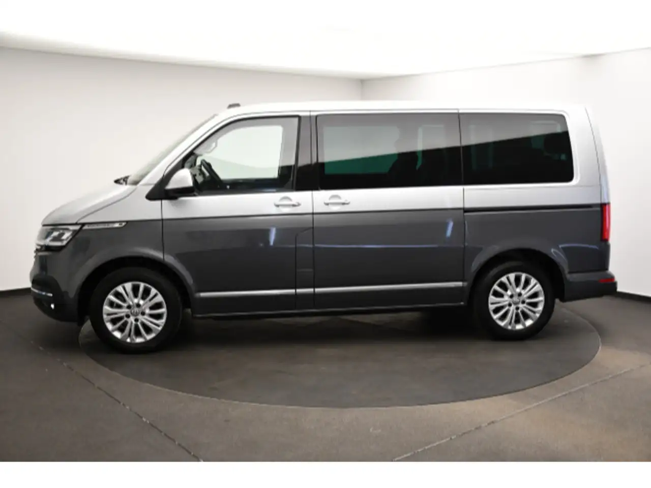 Volkswagen T6.1 Multivan 2.0 TDI DSG Generation Six Rückfah 16