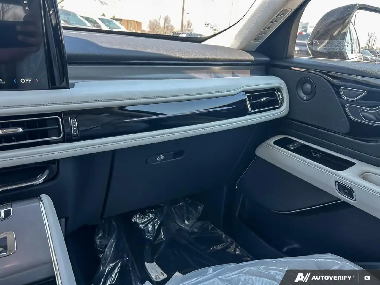 Lincoln Aviator снимка Lincoln Aviator