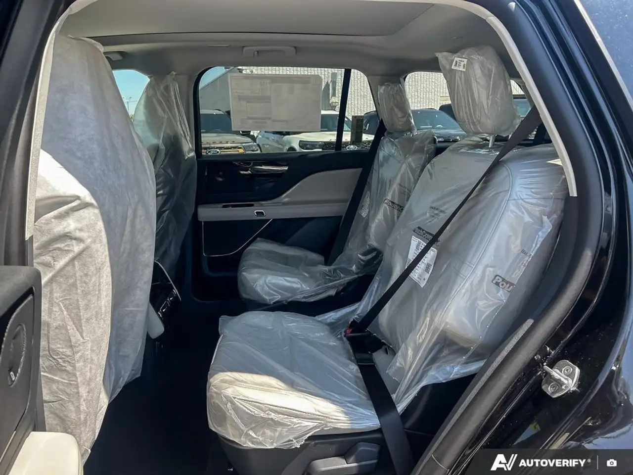 Lincoln Aviator снимка Lincoln Aviator