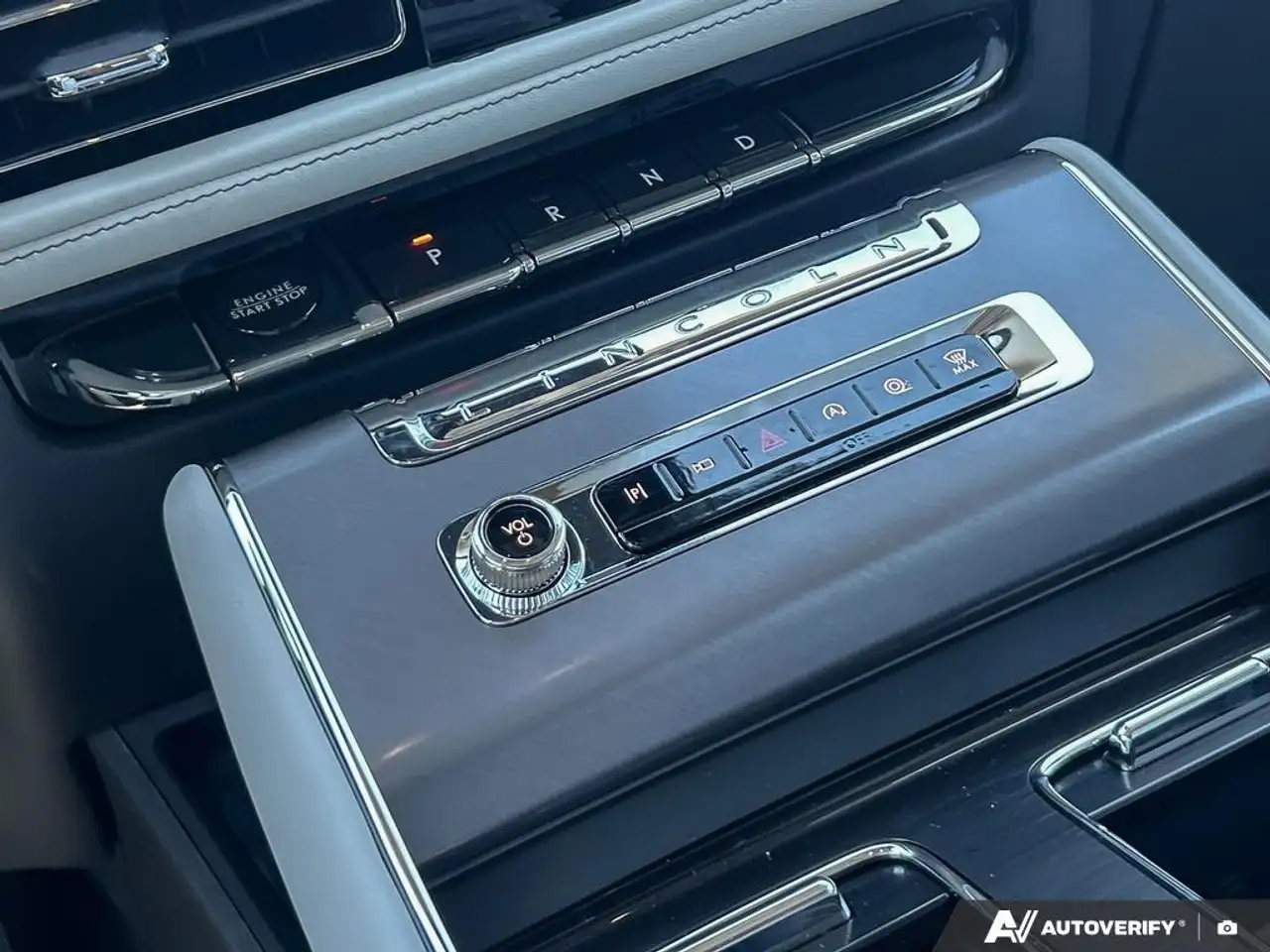 Lincoln Aviator снимка Lincoln Aviator