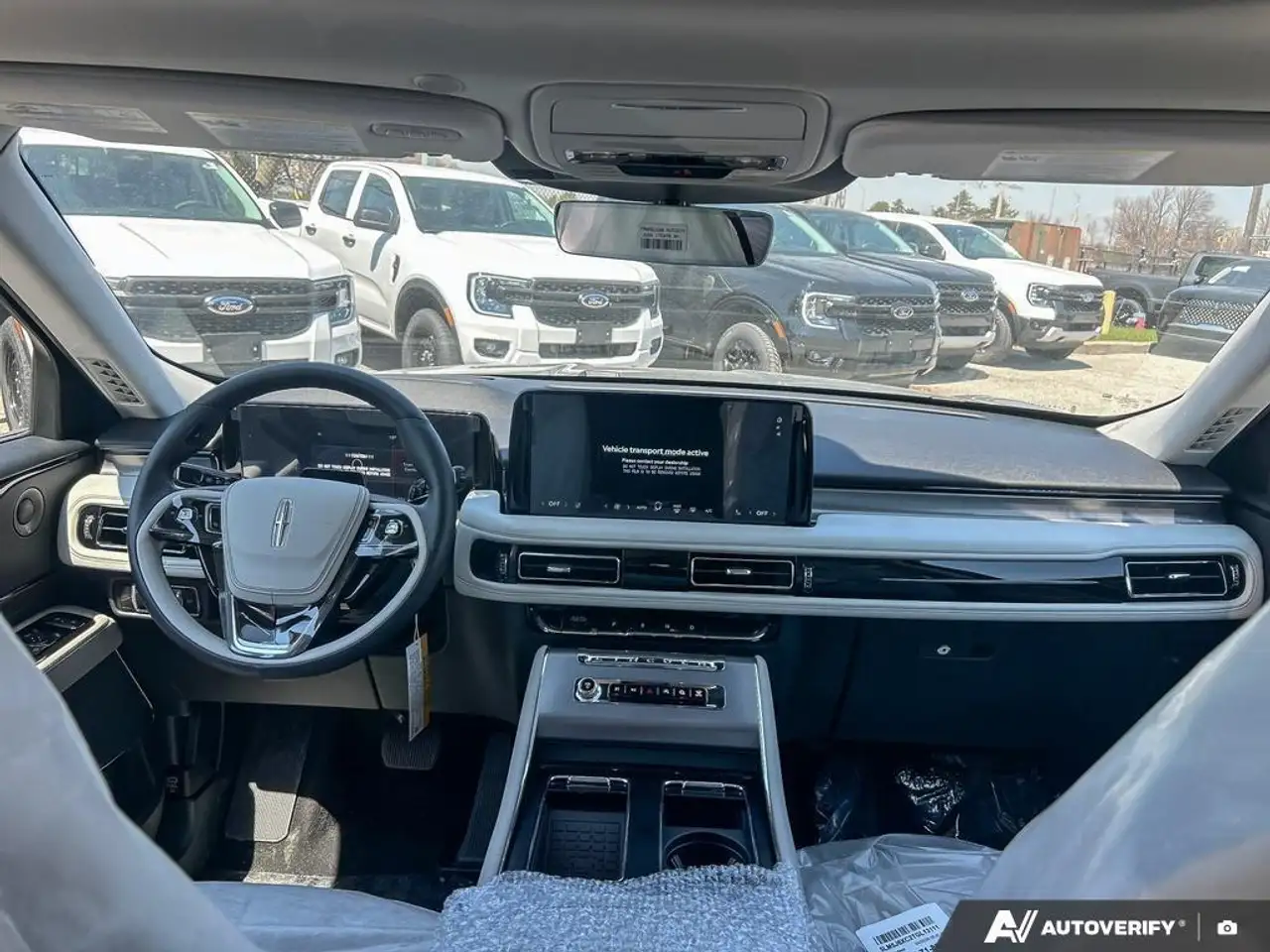 Lincoln Aviator снимка Lincoln Aviator