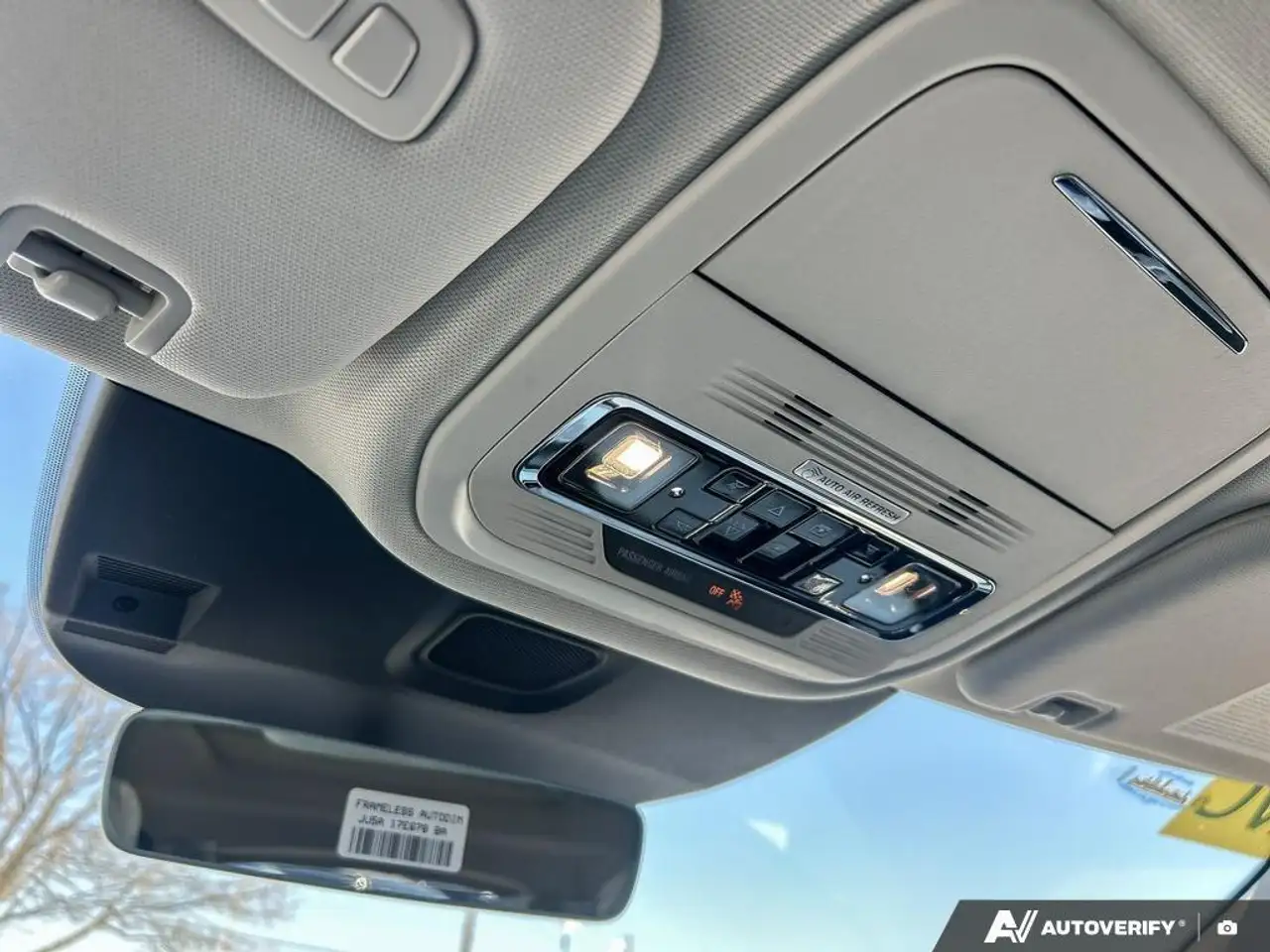 Lincoln Aviator снимка Lincoln Aviator