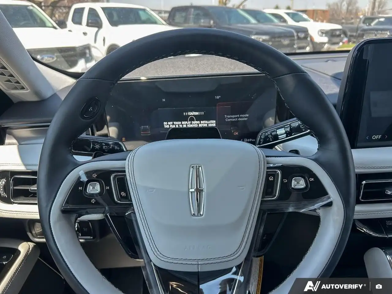 Lincoln Aviator снимка Lincoln Aviator