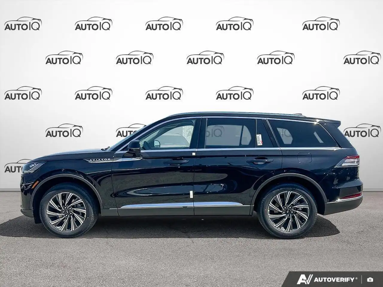 Lincoln Aviator снимка Lincoln Aviator