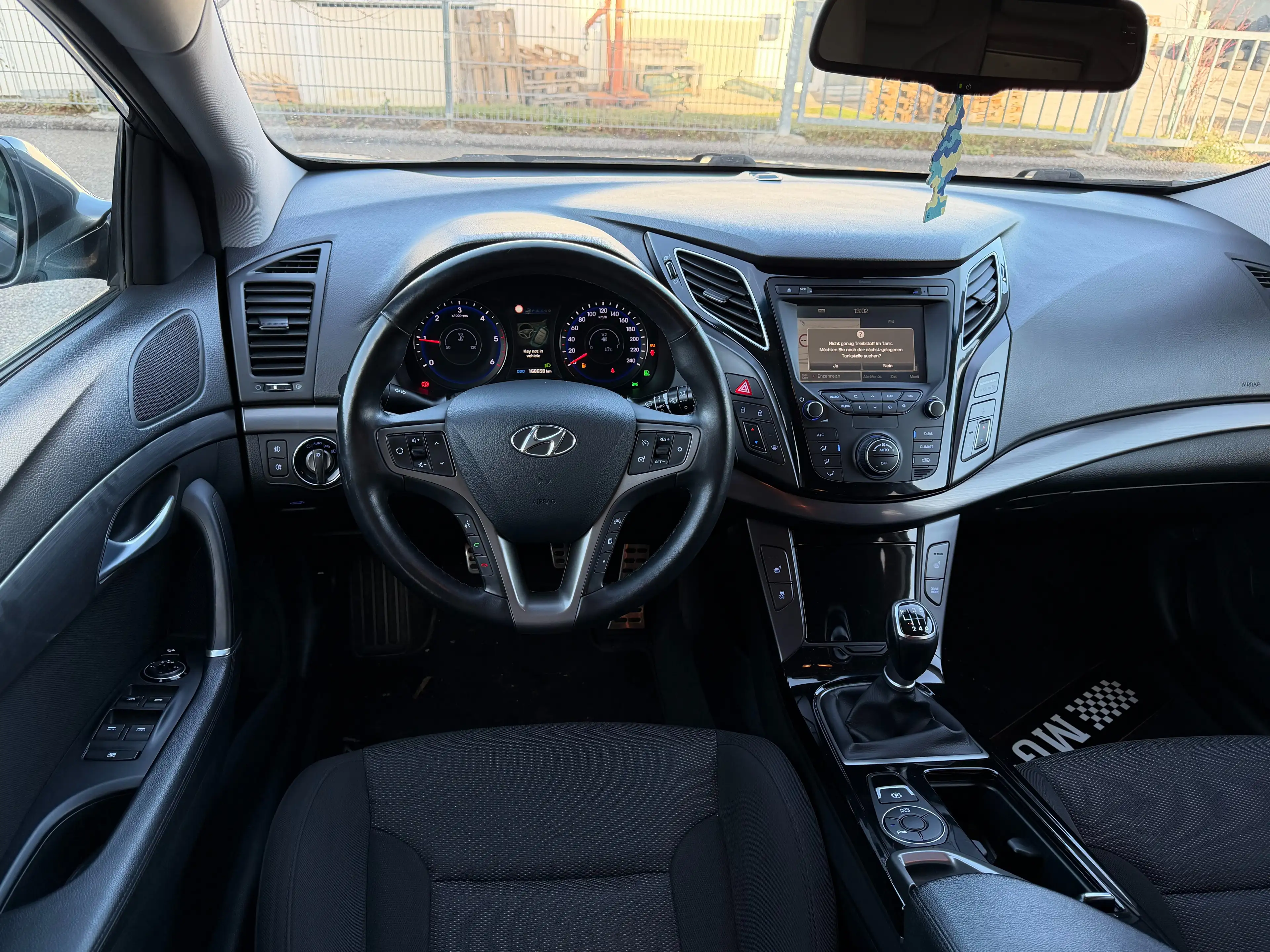 Hyundai i40 blue Style — photo 11