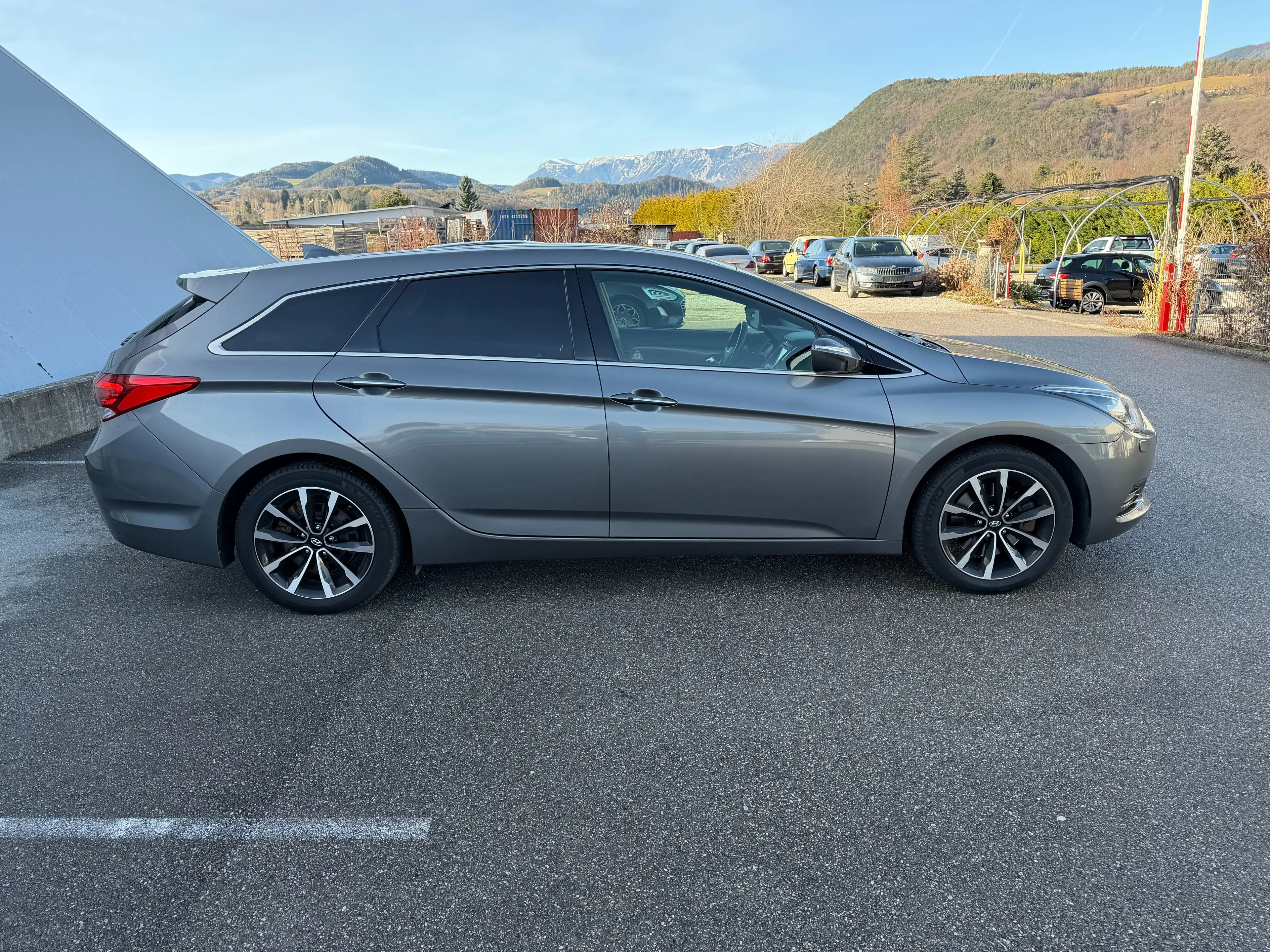 Hyundai i40 blue Style — photo 4