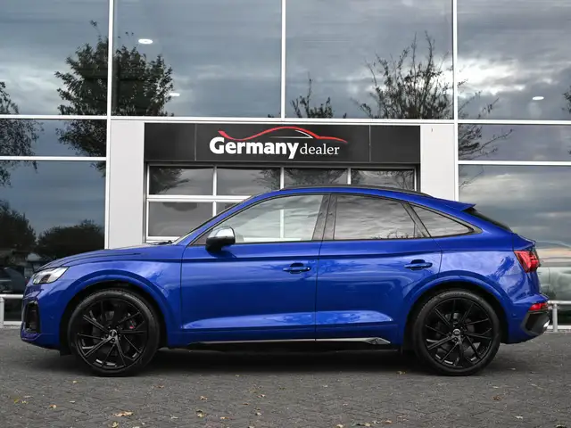 Audi SQ5 view 3