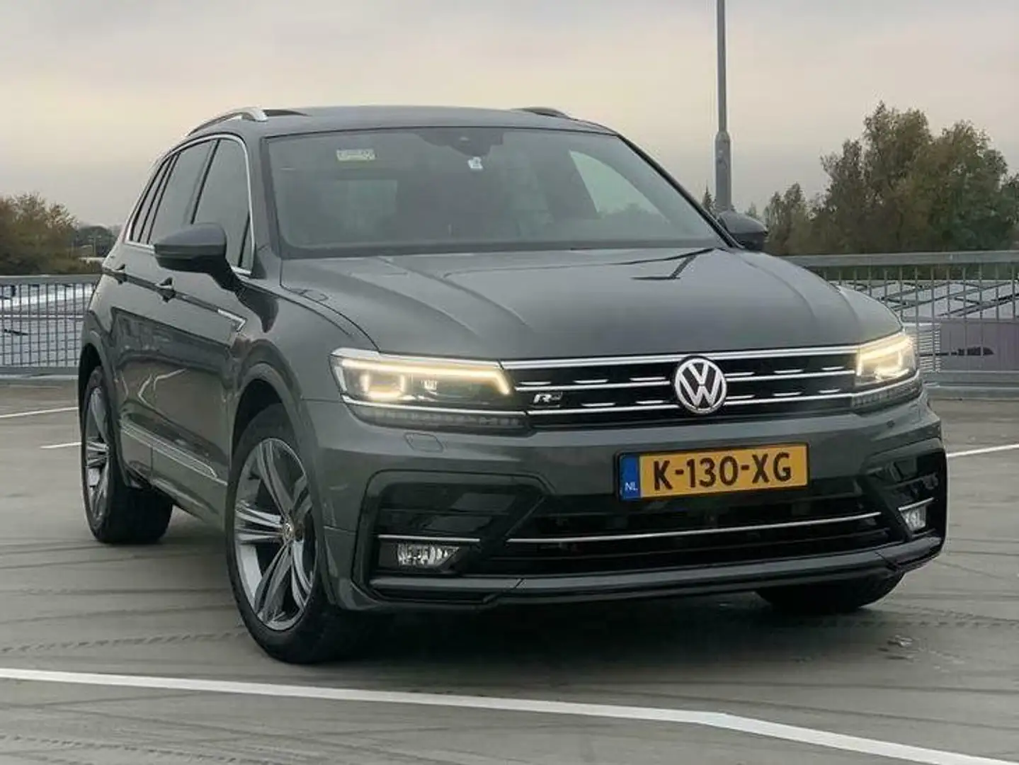 Volkswagen Tiguan Tiguan 1.4 TSI Highl. Bus R Line Серый - 1
