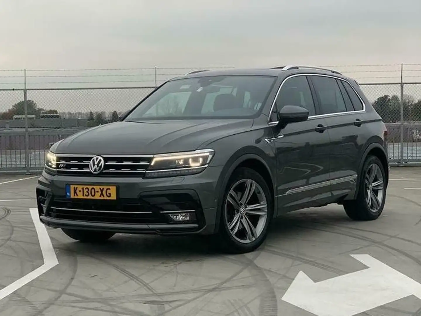 Volkswagen Tiguan Tiguan 1.4 TSI Highl. Bus R Line Серый - 2