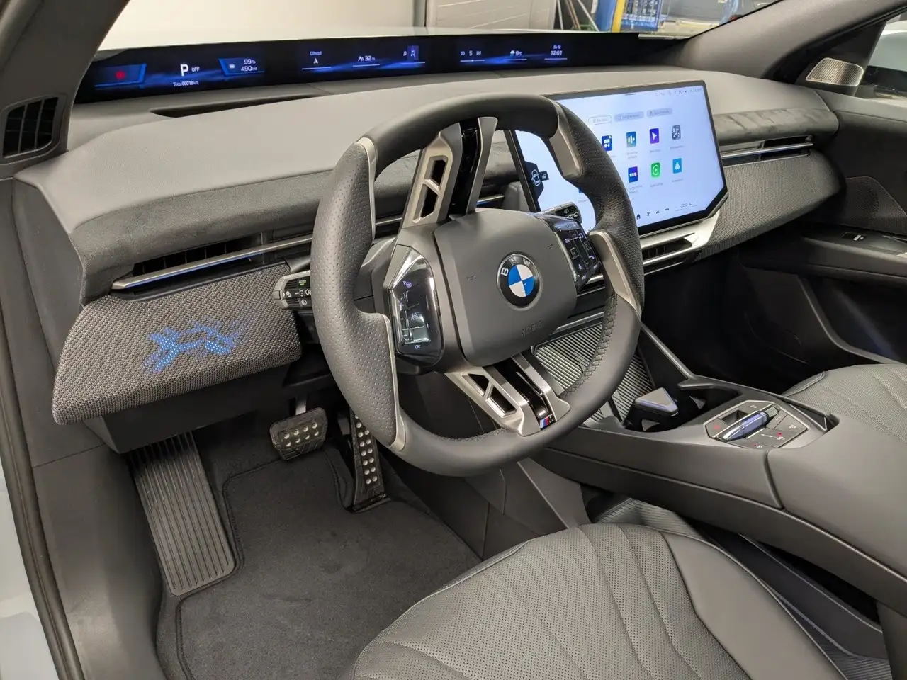BMW iX3 50 xDrive M Sport Pano Vision IGlow PANO ACC H/K 10