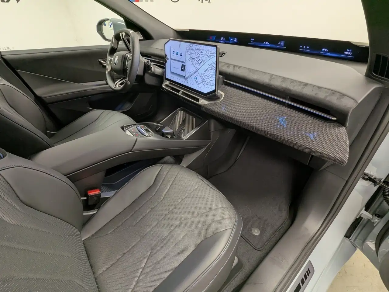 BMW iX3 50 xDrive M Sport Pano Vision IGlow PANO ACC H/K 6