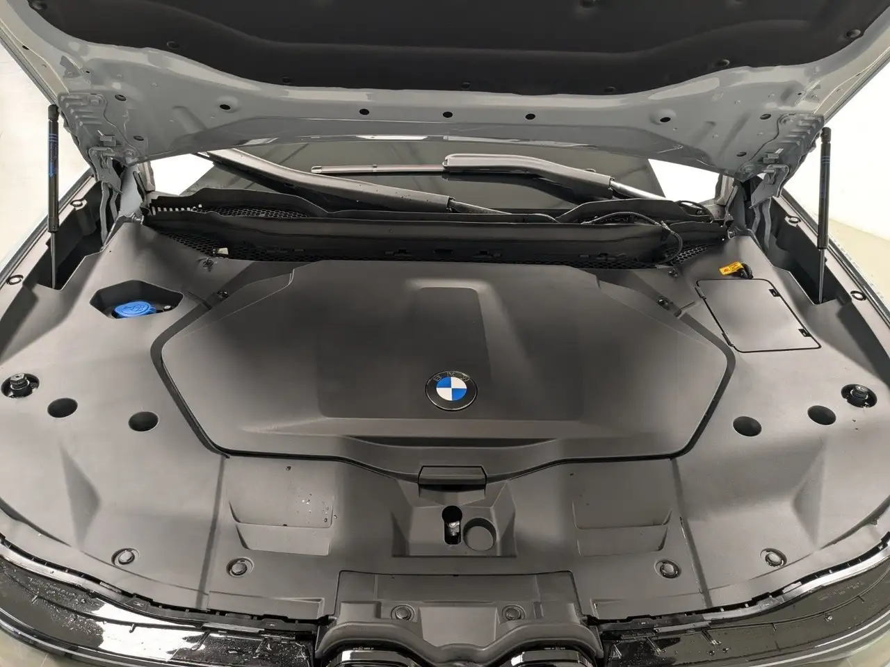 BMW iX3 50 xDrive M Sport Pano Vision IGlow PANO ACC H/K 16