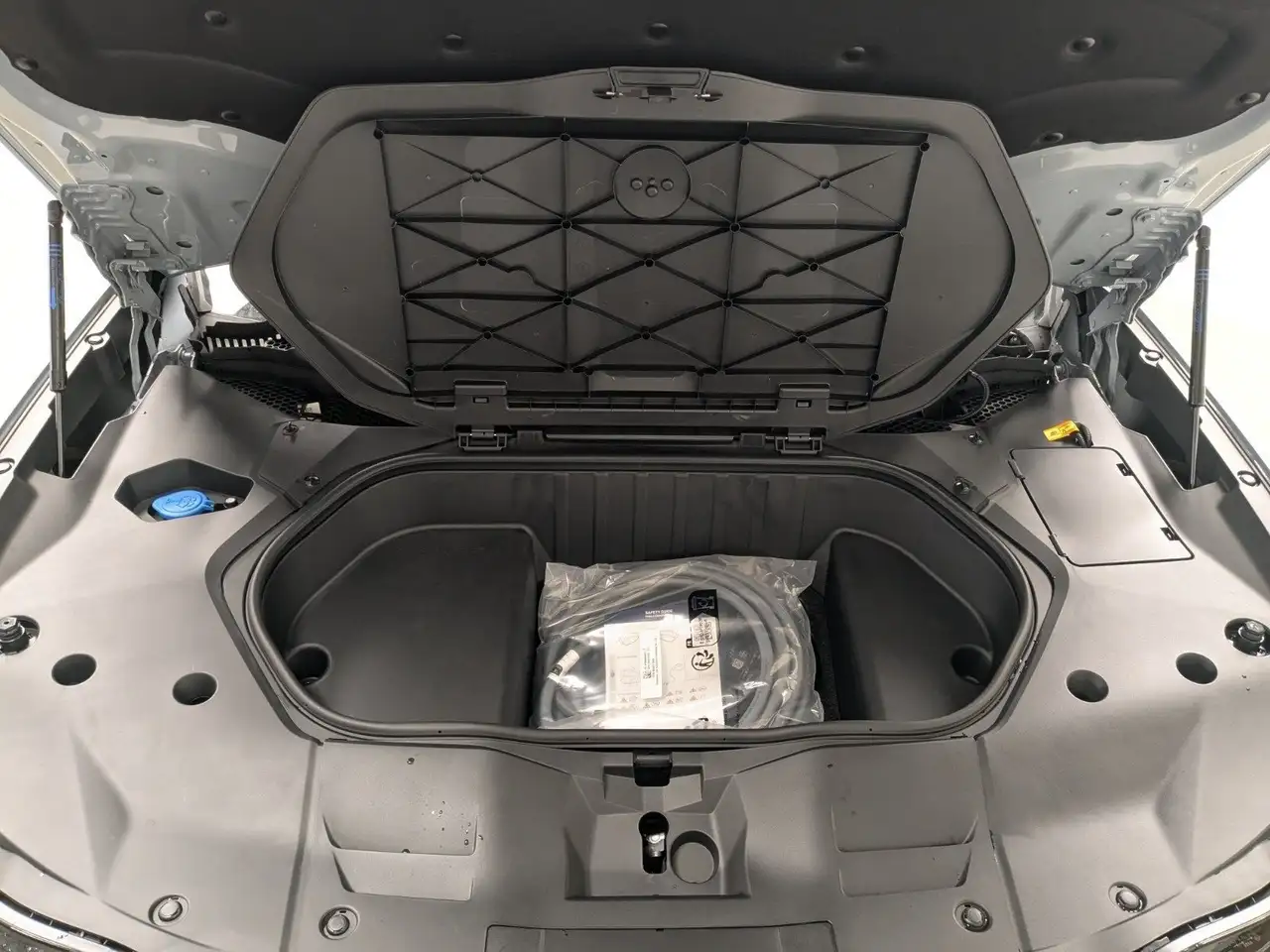 BMW iX3 50 xDrive M Sport Pano Vision IGlow PANO ACC H/K 17
