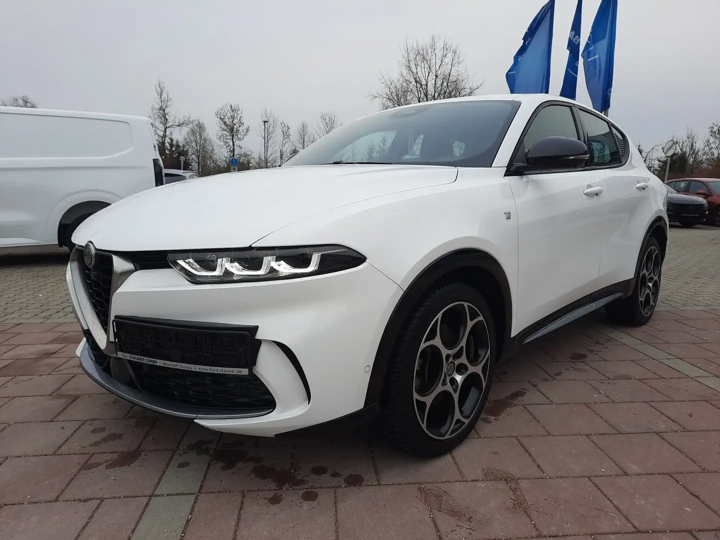 Alfa Romeo Tonale 1.5 Ti ACC Navi DAB SHZ LED  PDC Weiß - 2