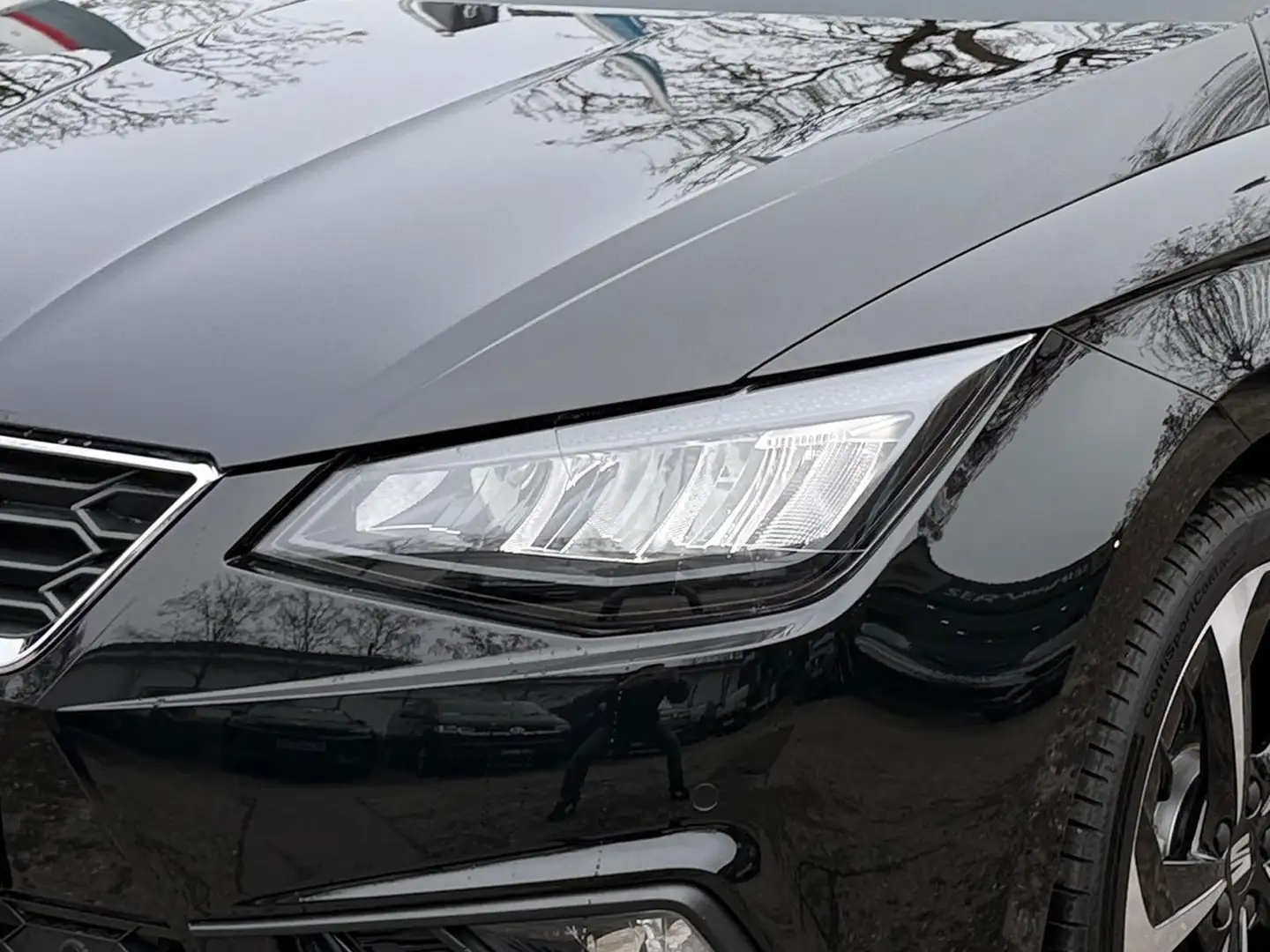 SEAT Ibiza 1.5 TSI ACT DSG FR NAVI ACC Pano Kamera Zwart - 2