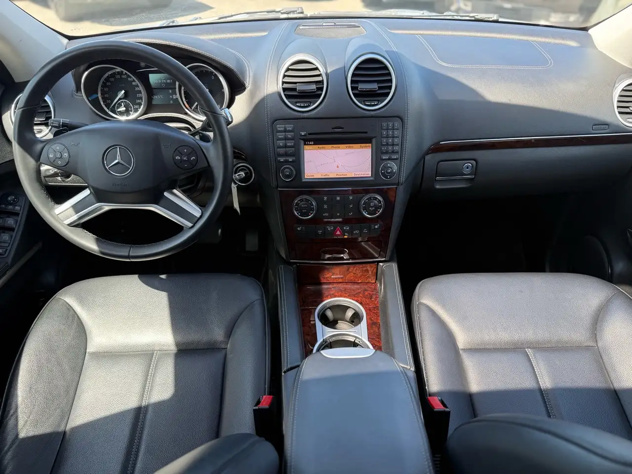 Mercedes-Benz GL-Class photo Mercedes-Benz GL-Class