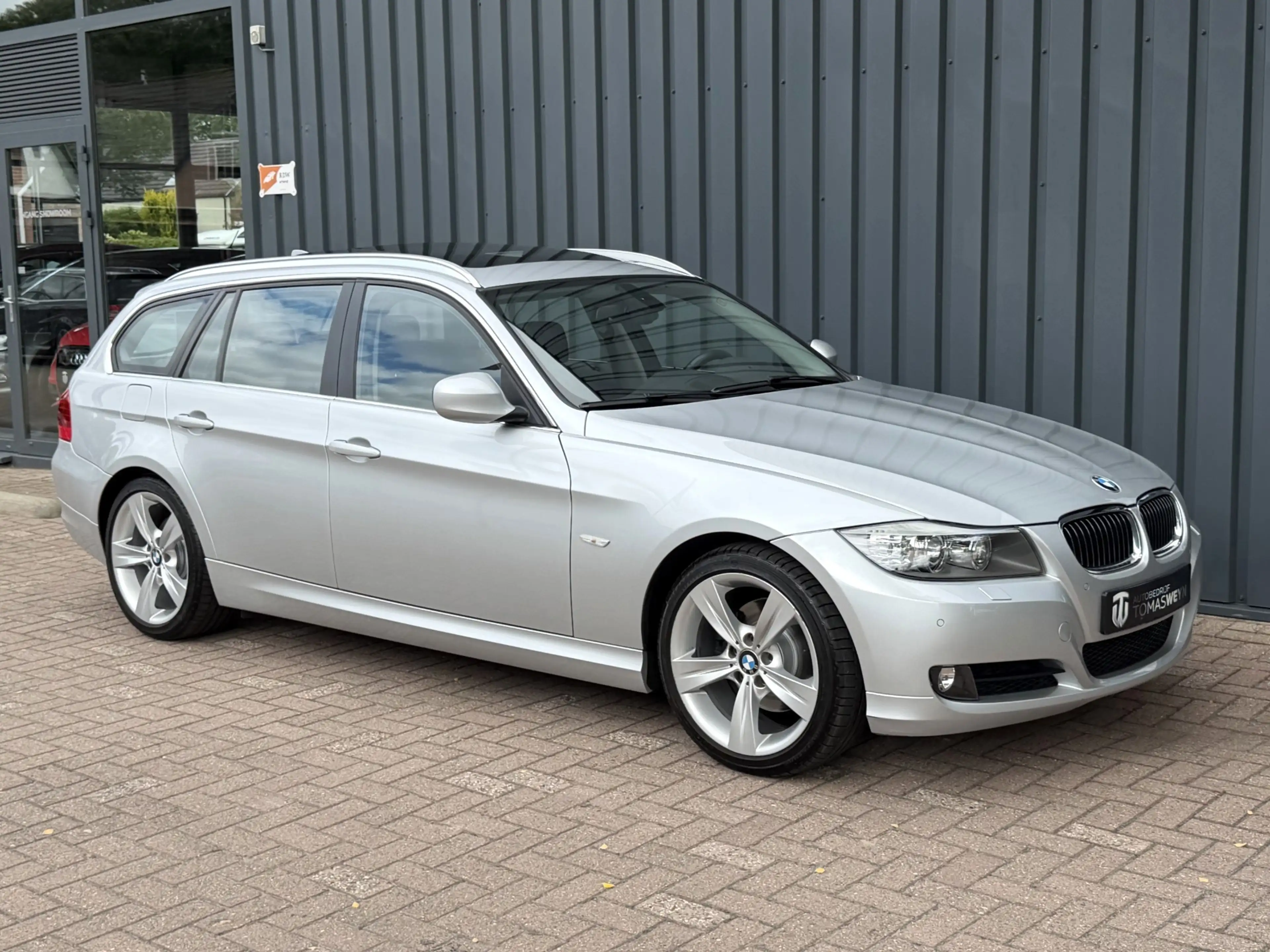 BMW 325 3-serie Touring 325i High Executive 69.989 KM!/AUT — photo 2