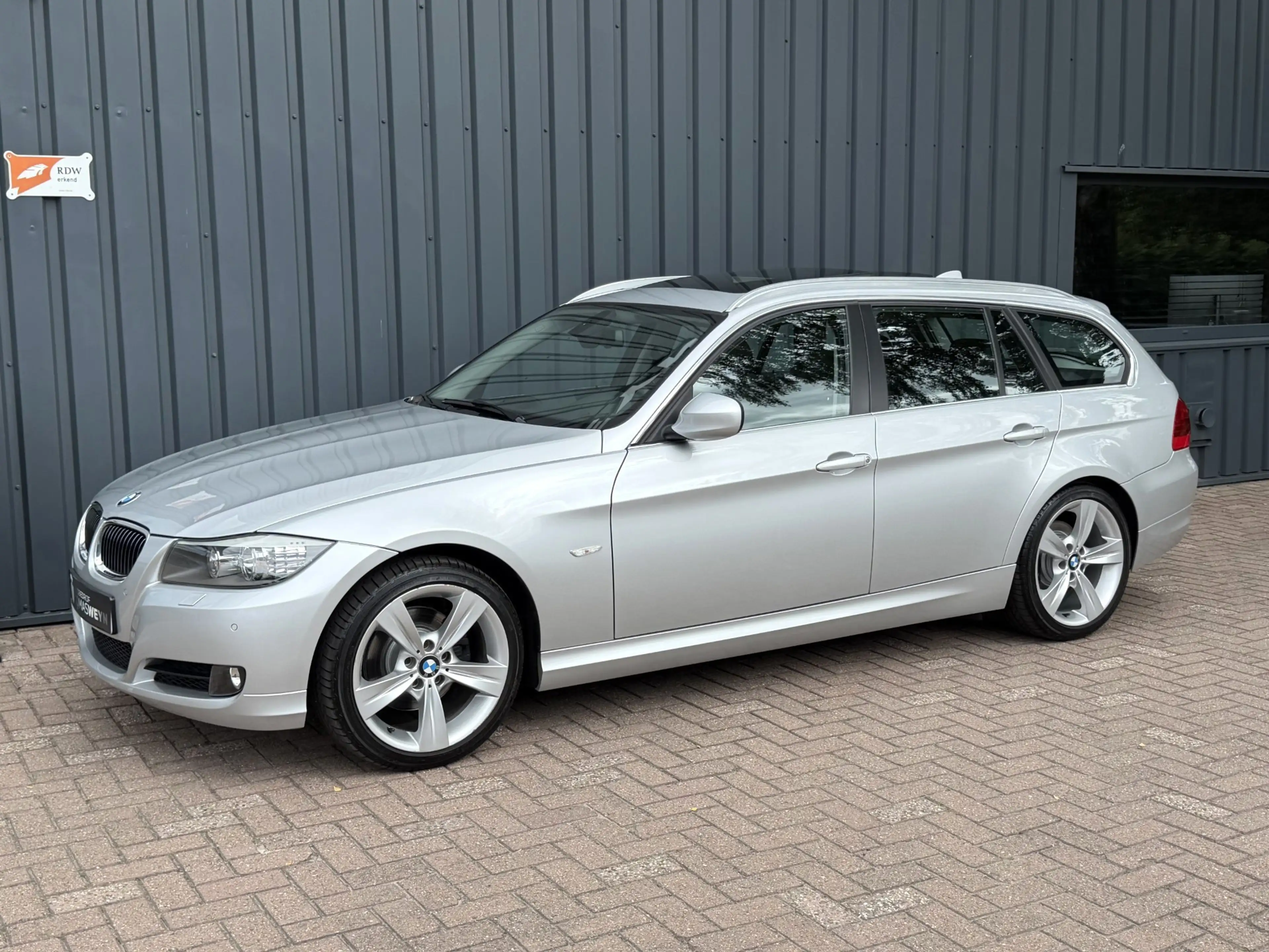 BMW 325 3-serie Touring 325i High Executive 69.989 KM!/AUT