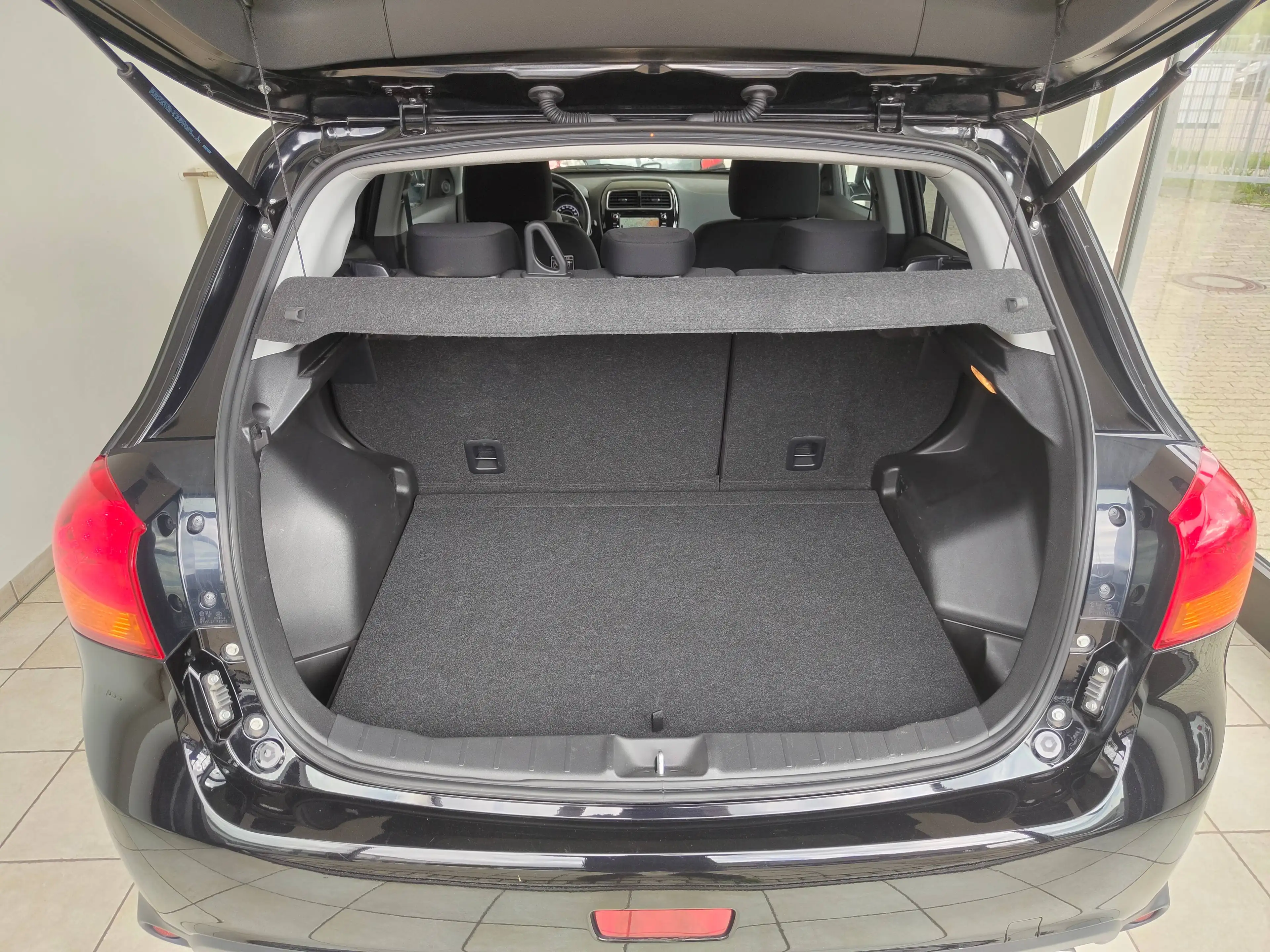 Mitsubishi ASX Edition 100+ mit Allwetterreifen — photo 11