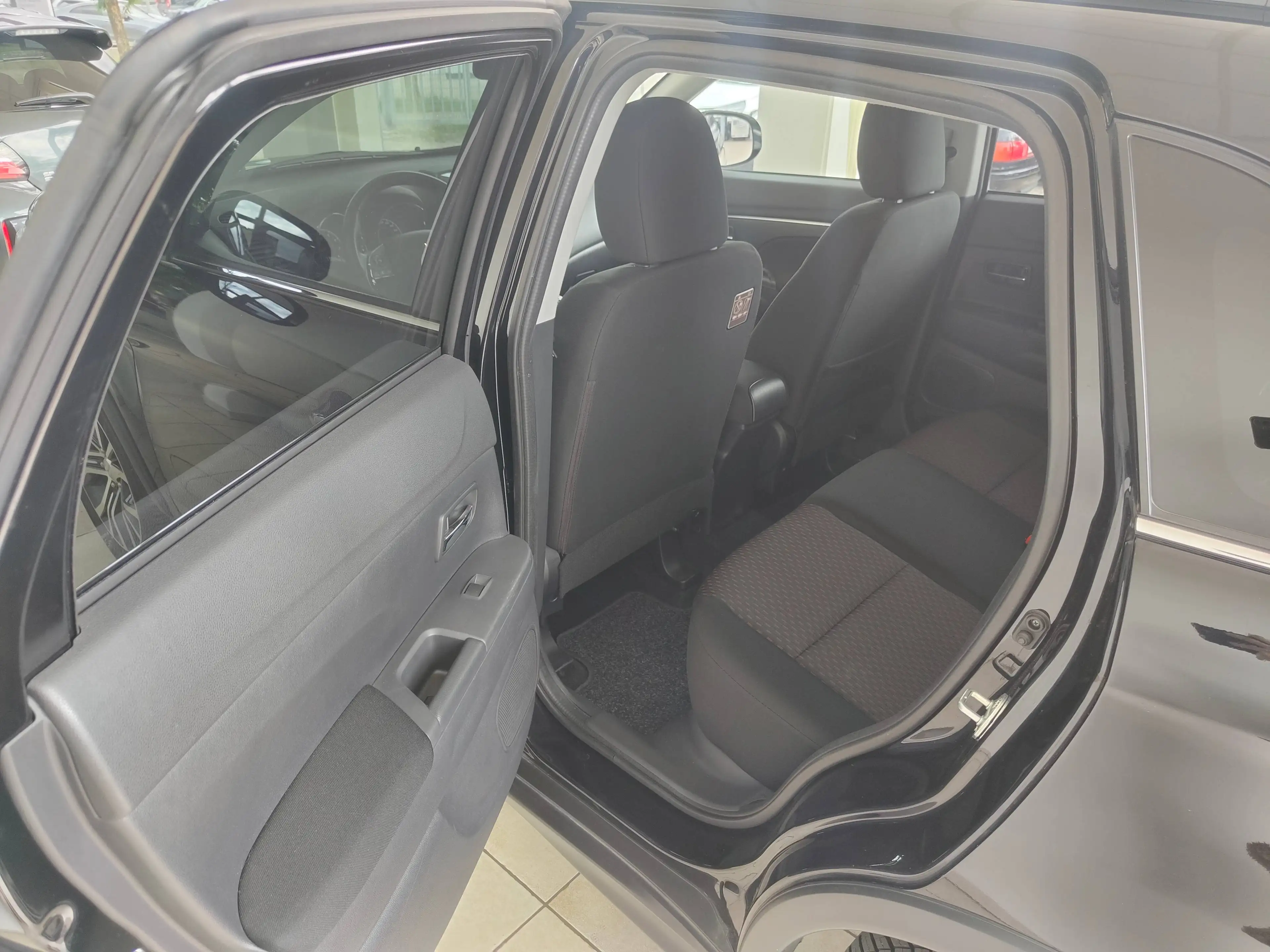 Mitsubishi ASX Edition 100+ mit Allwetterreifen — photo 10
