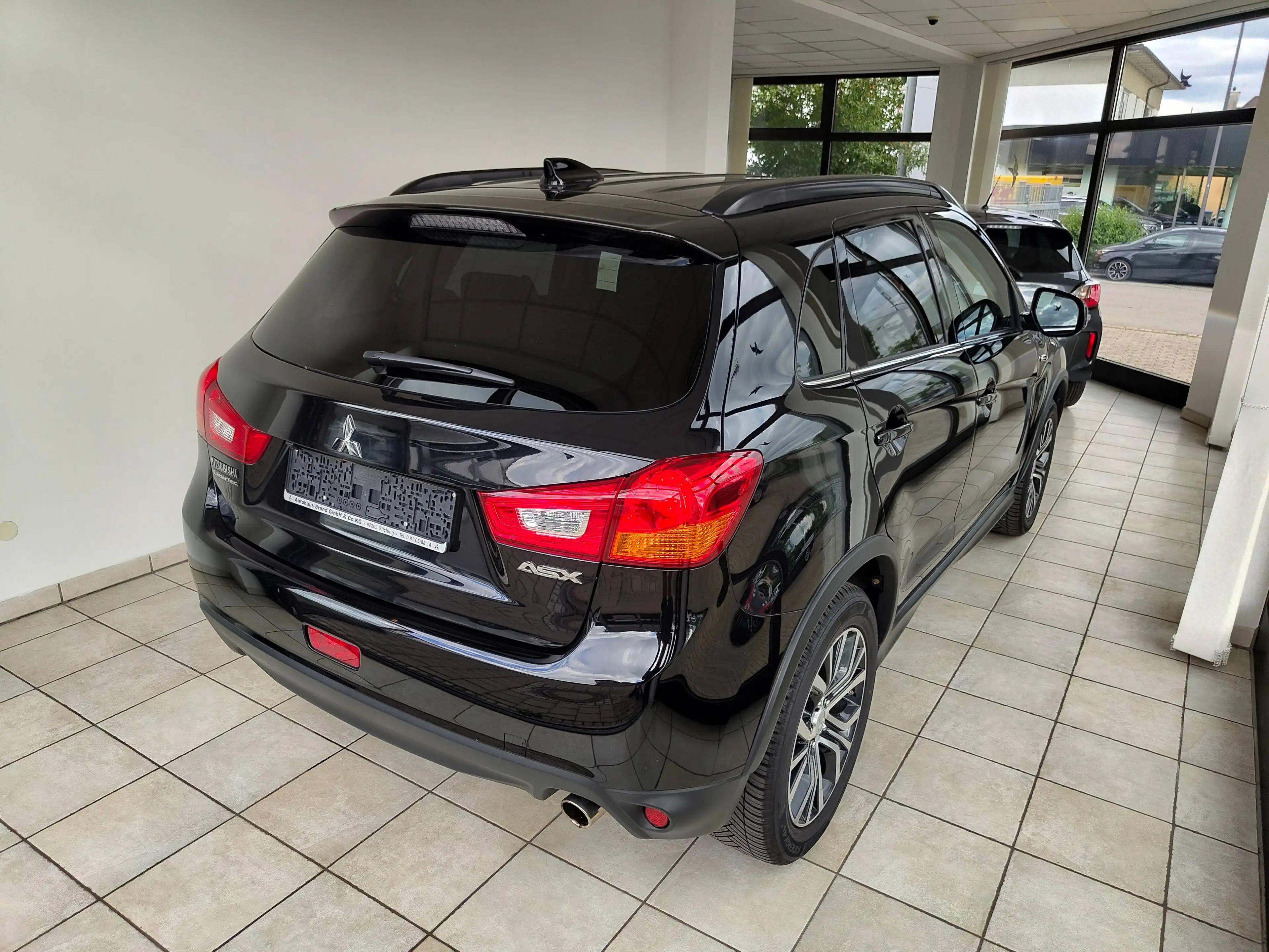 Mitsubishi ASX Edition 100+ mit Allwetterreifen — photo 4