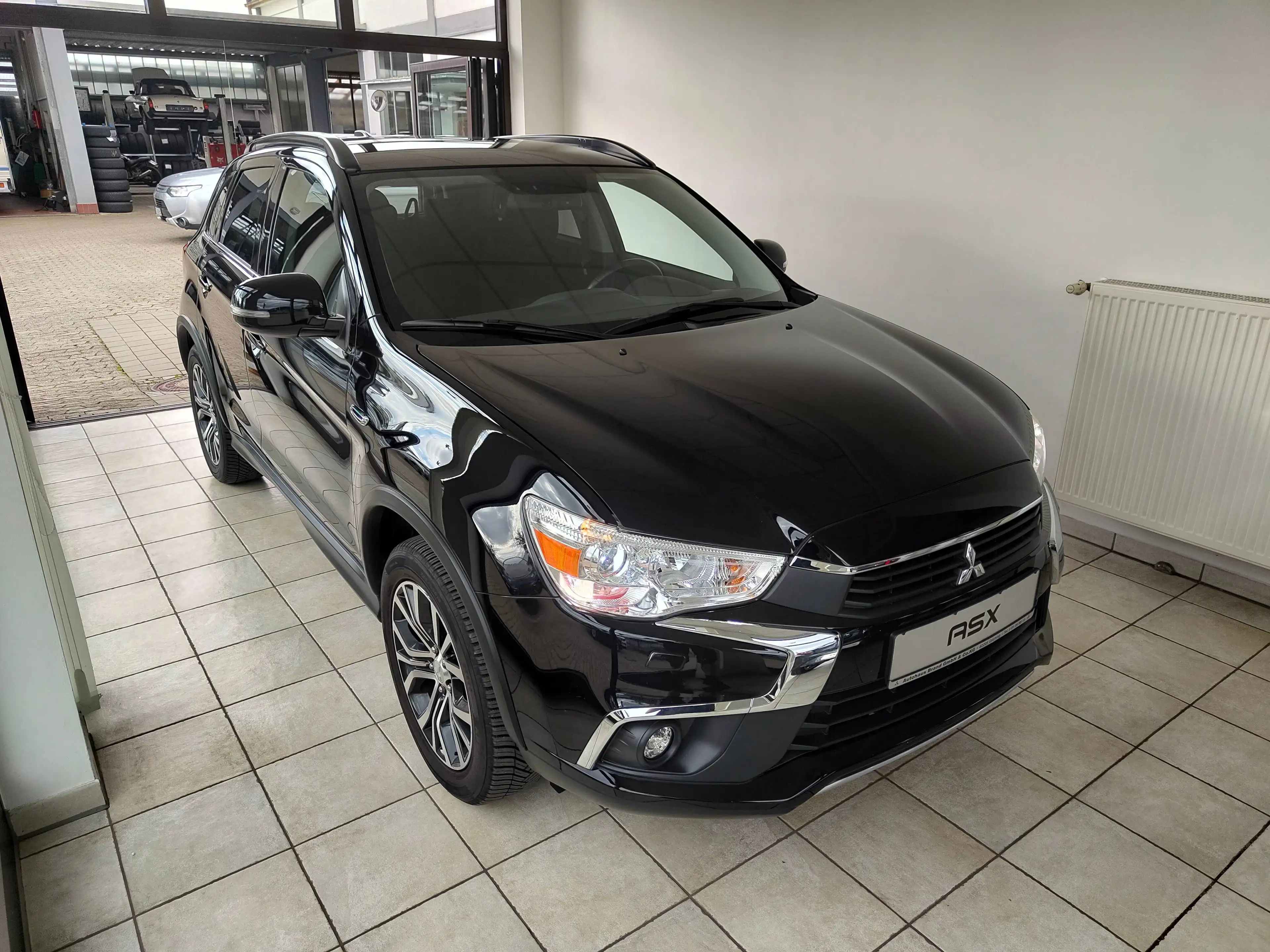 Mitsubishi ASX Edition 100+ mit Allwetterreifen — photo 3