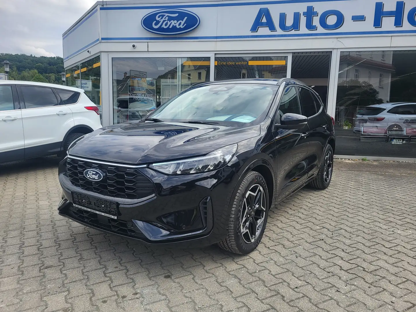 Ford Kuga ST-Line Schwarz - 2