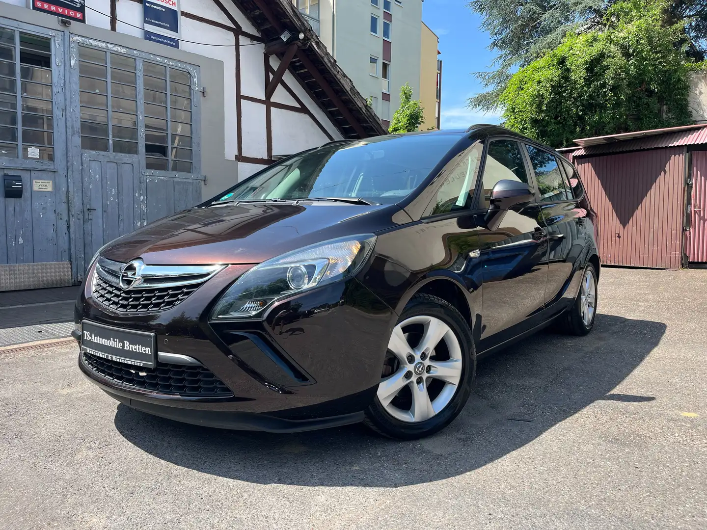 Opel Zafira Tourer Tourer, Klima, AHK, PDC, 8-fach Bereift.... Marrón - 1