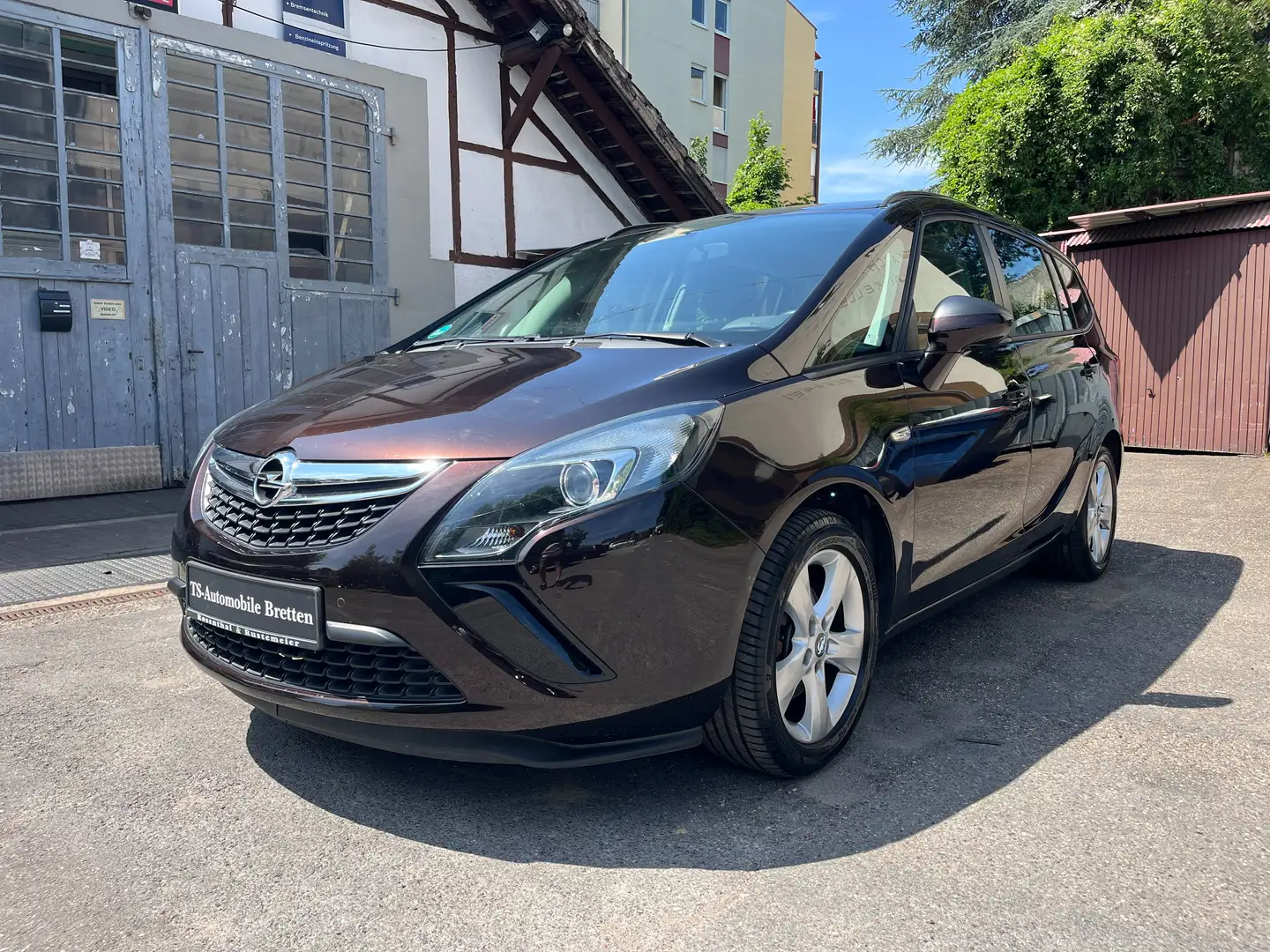 Opel Zafira Tourer Tourer, Klima, AHK, PDC, 8-fach Bereift.... Marrón - 2