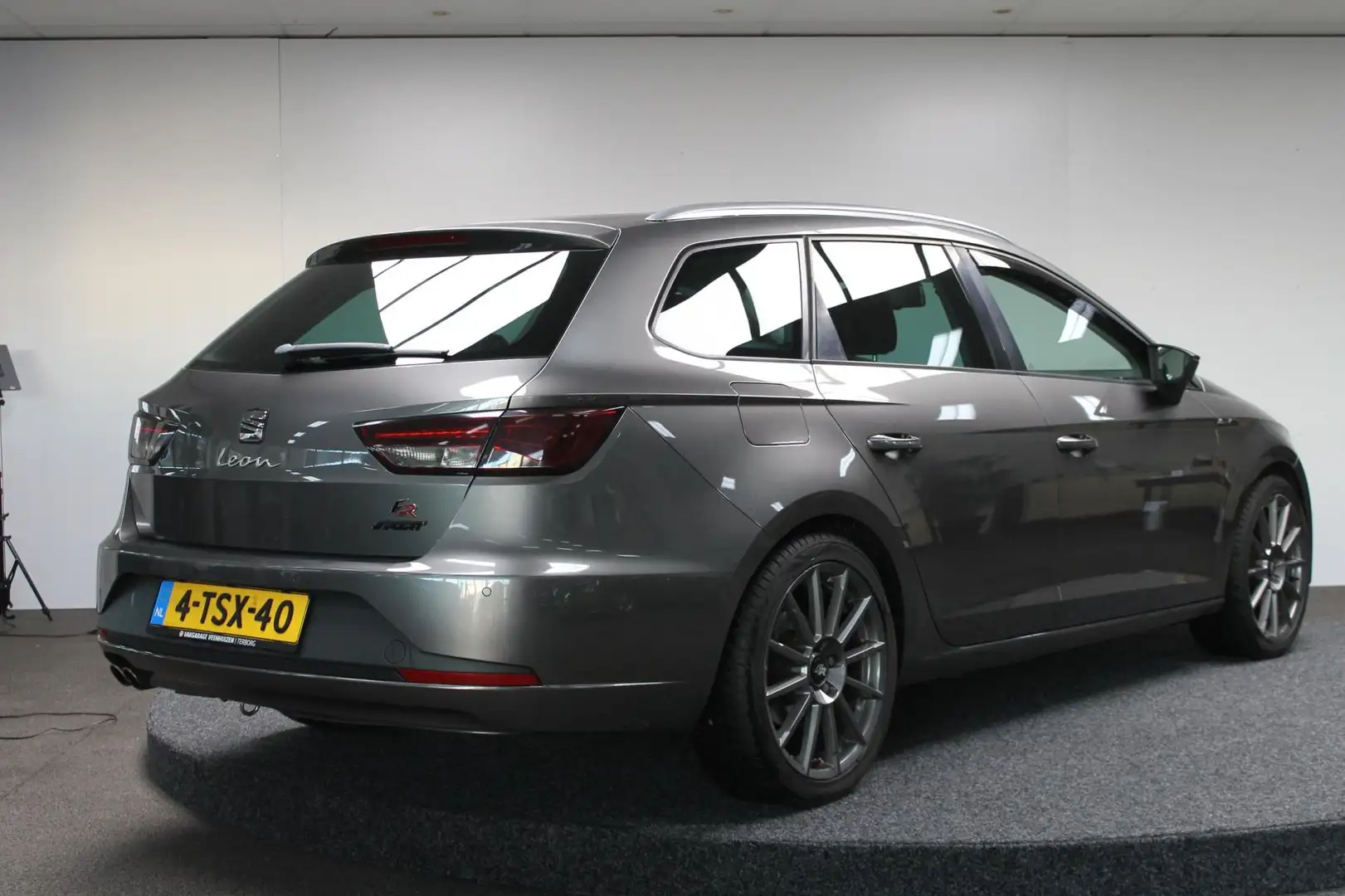 SEAT Leon ST 1.8 TSI FR Business|trehaak|panorama dak|rijkla Gris - 2