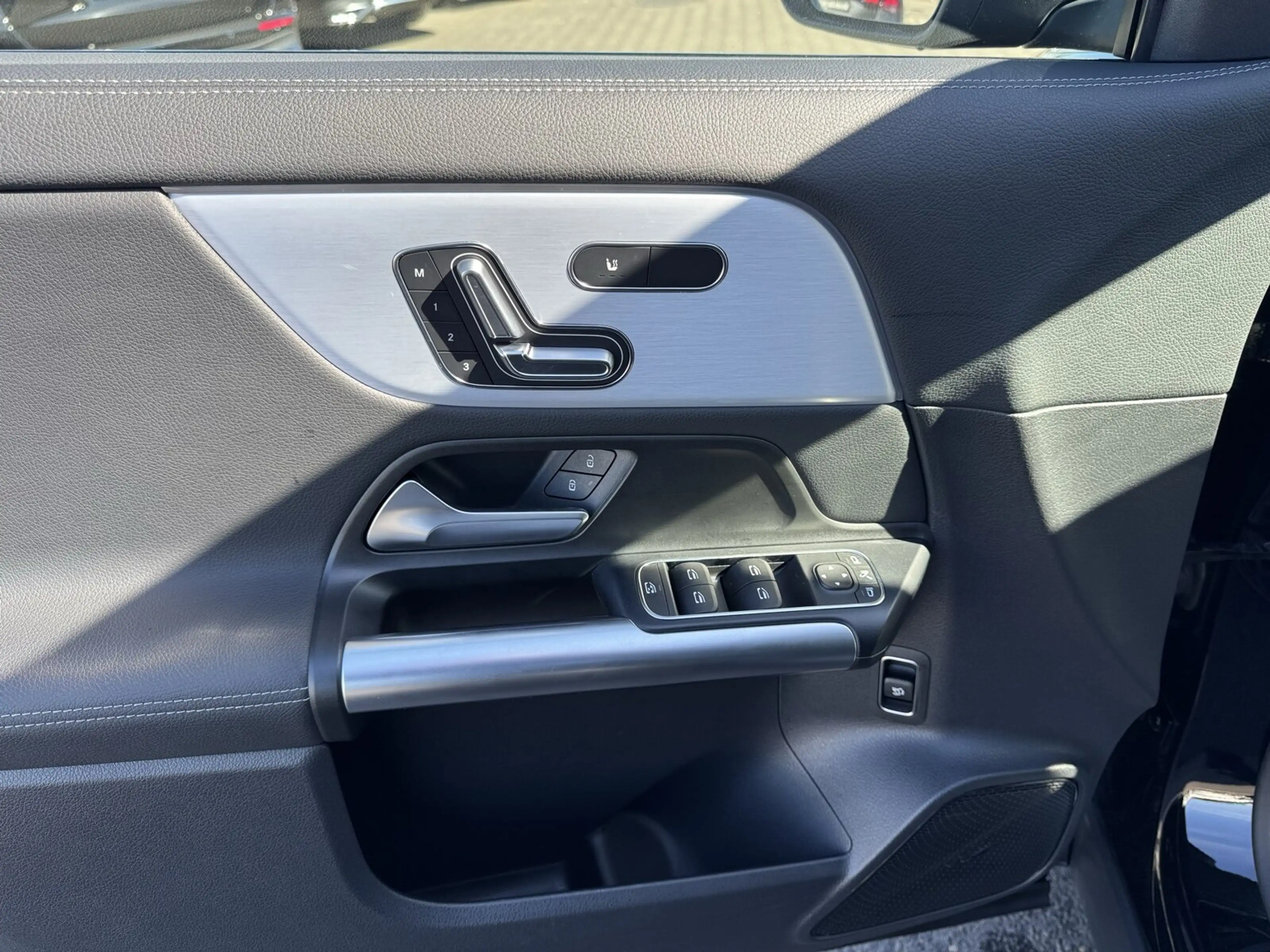 Mercedes-Benz GLA 200 GLA 200 PROGRESSIVE NAVI+LED+KAM+ASSIST+KEYLESS+ — photo 9