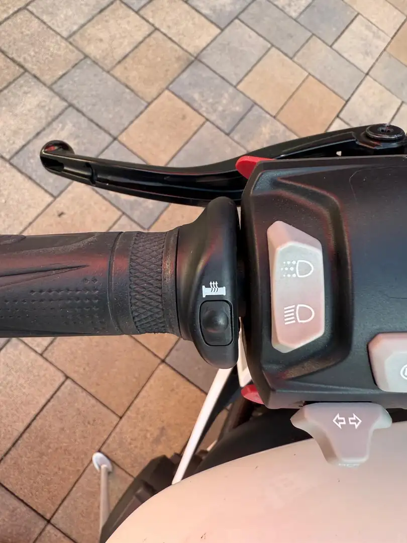 Triumph Street Triple RS Alb - 2