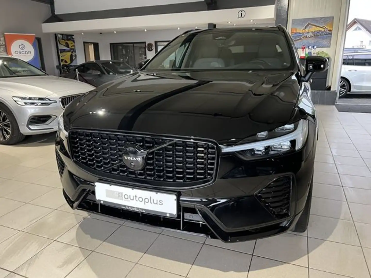 Volvo XC60 T6 Plus Black Edition Recharge AWD AHK 360° Schwarz - 2