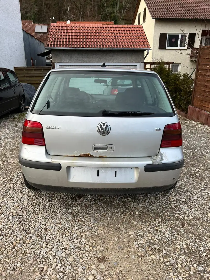 Volkswagen Golf 1.6 16V Silber - 2