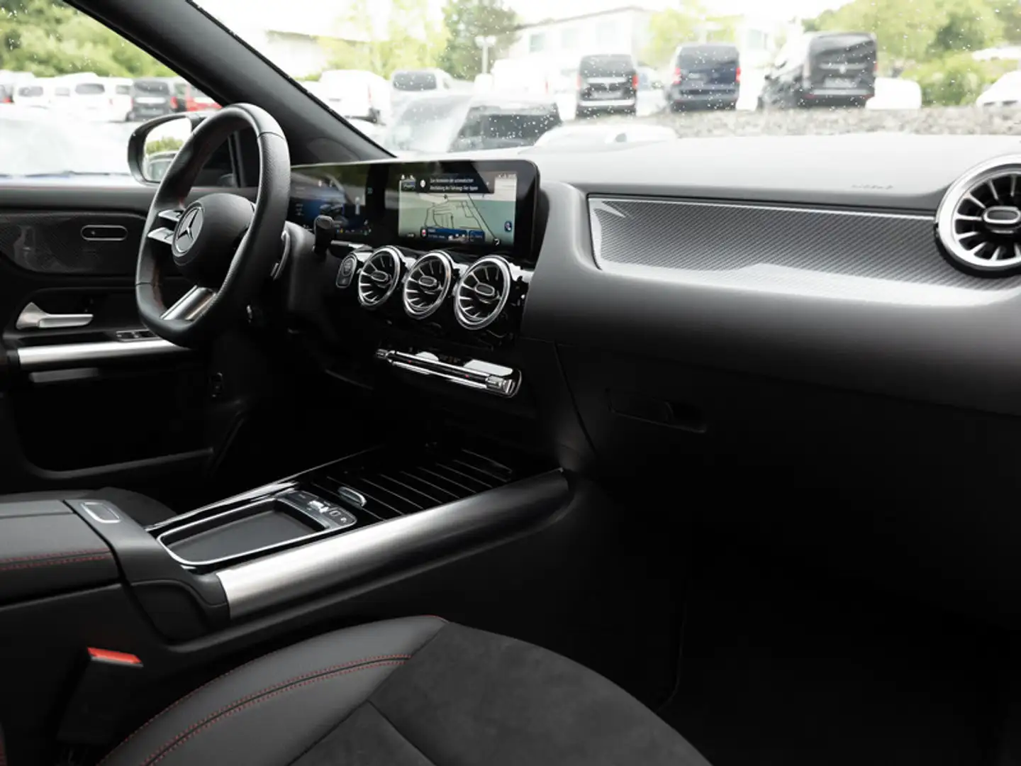 Mercedes-Benz GLA 200 AMG-Sport/LED/360/Pano/Night/Distr/Totw Czarny - 2