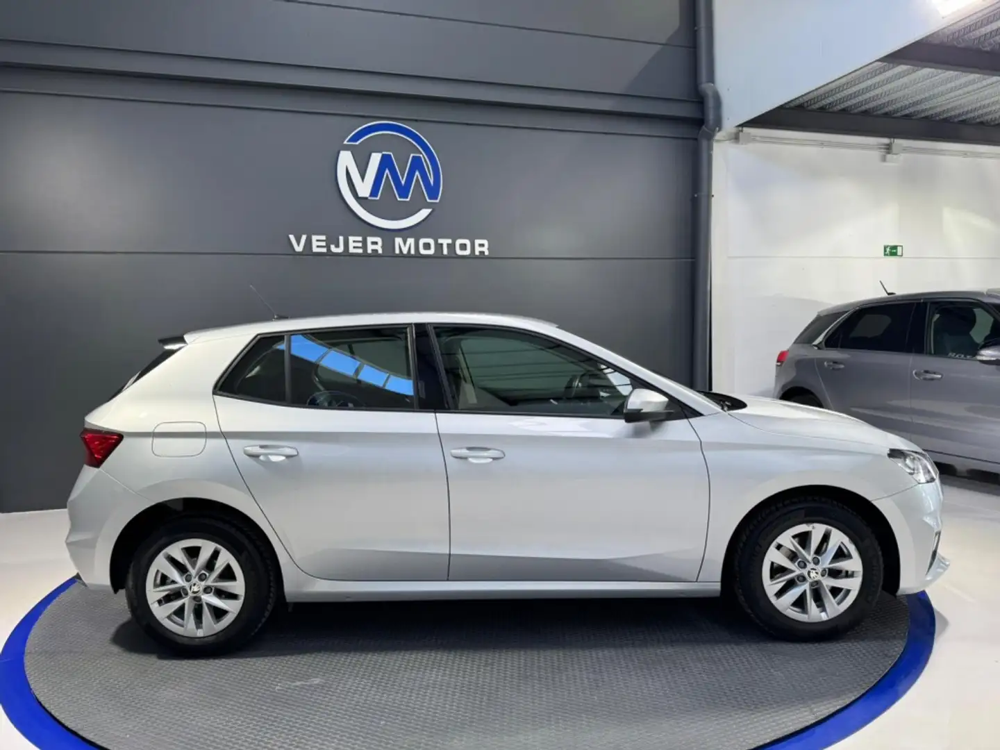Skoda Fabia 1.0 TSI Ambition Plus 81kW Gris - 2