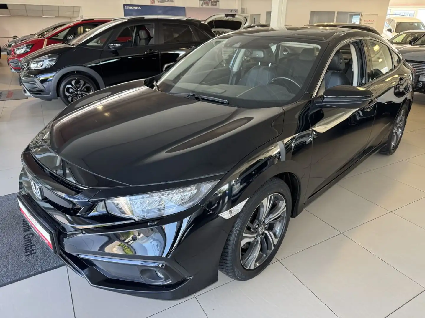 Honda Civic 1.5 i-VTEC Turbo CVT Executive Zwart - 2
