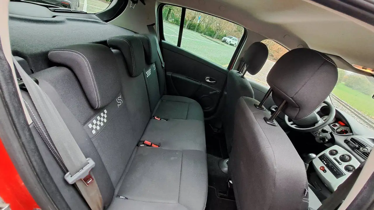 Renault Clio Citadine 3 portes — photo 4