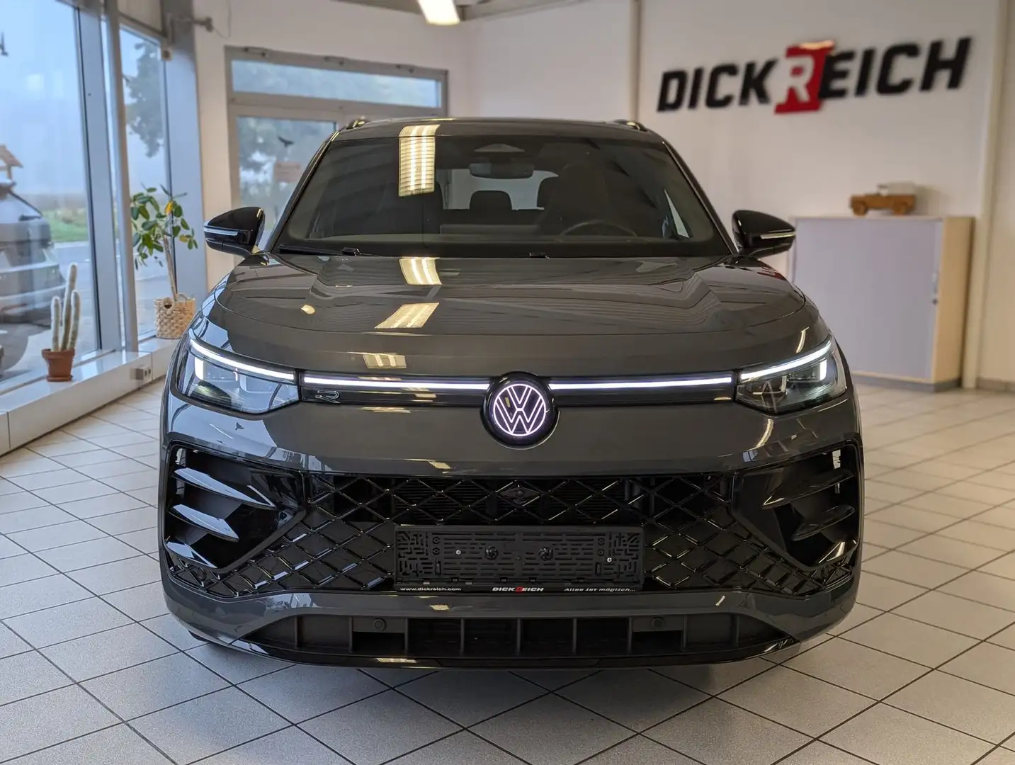 Volkswagen Tayron 2.0TDI 4M R-Line Launch Pano Black AHK 20 Gris - 2