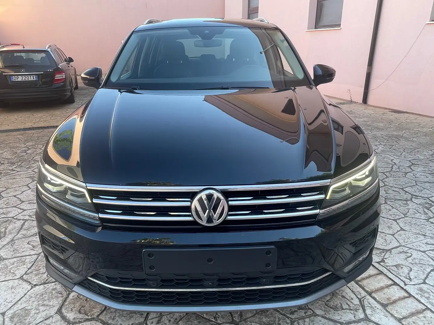 Volkswagen Tiguan Tiguan 2.0 tdi highline 150cv Nero - 2