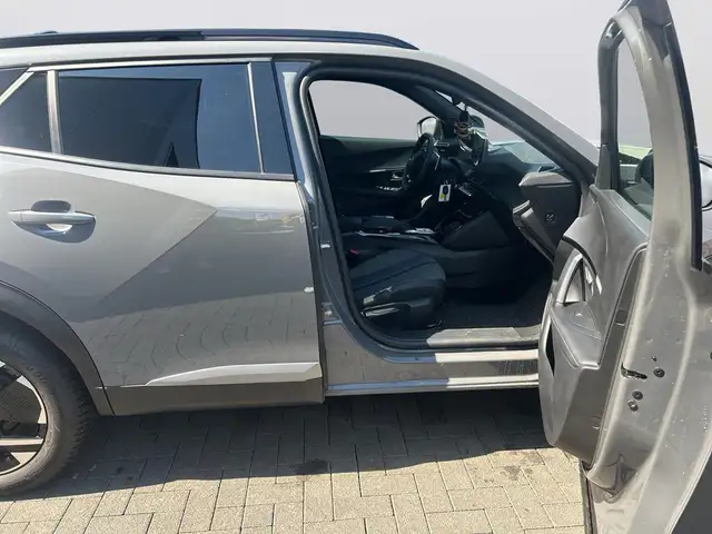 Peugeot 2008 view 12