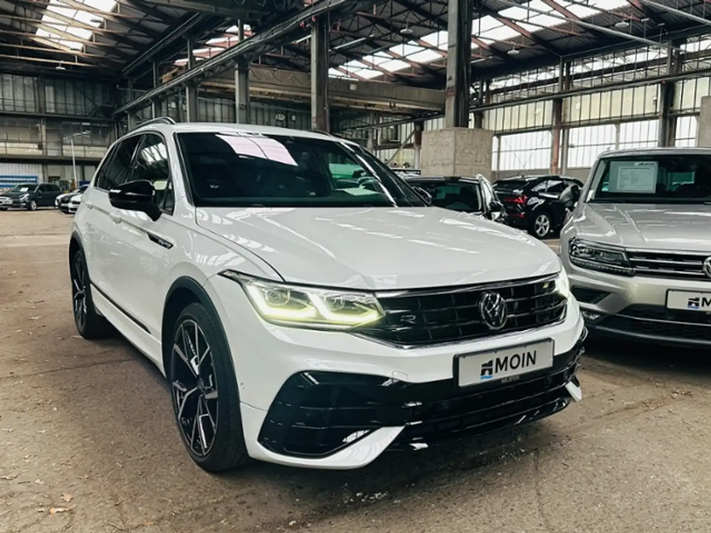Volkswagen Tiguan R 2.0 TSI DSG 235kW 4Motion AHK LED SHZ NAVI Weiß - 2