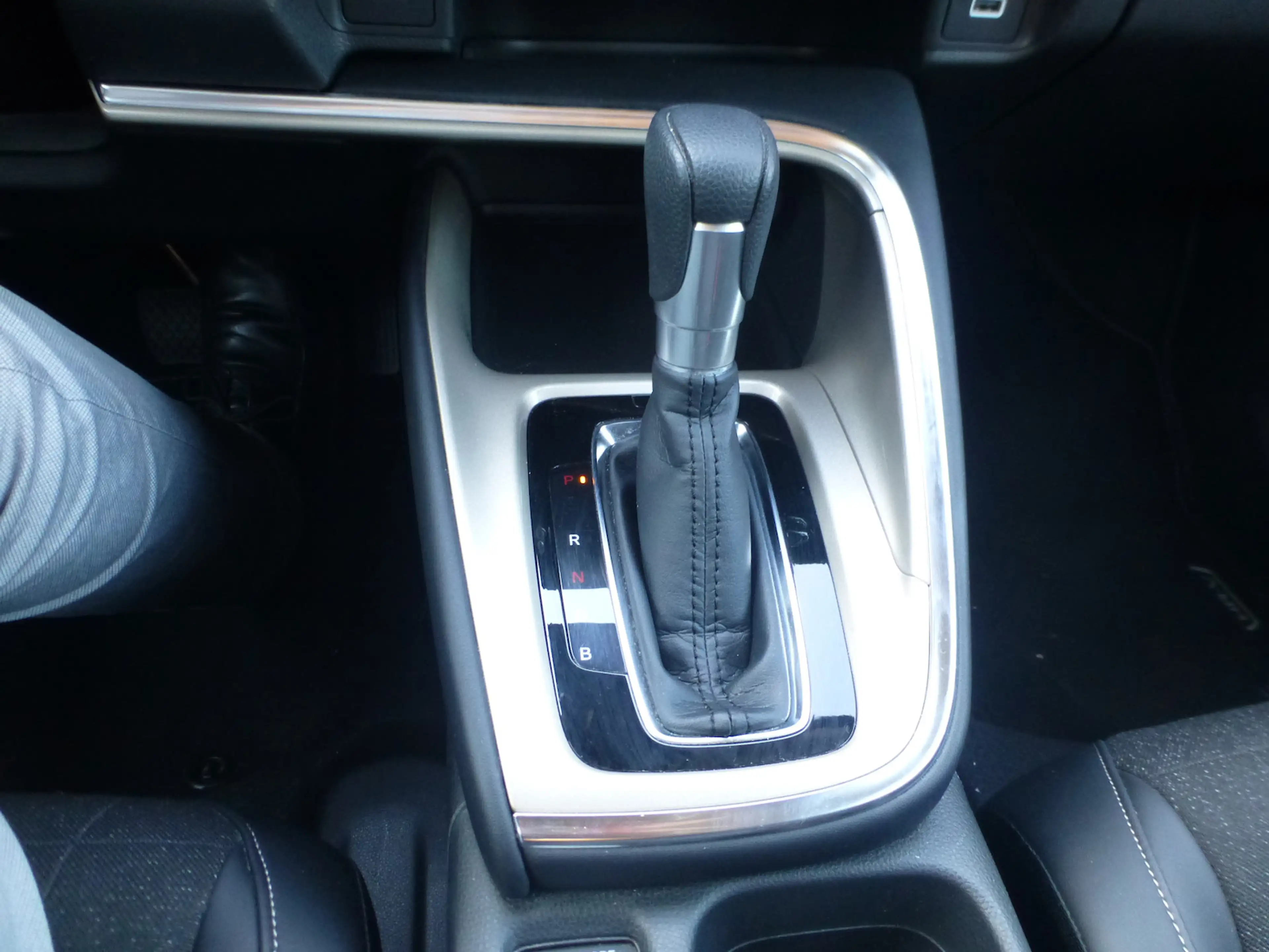 Honda HR-V e:HEV 1,5 i-MMD Hybrid Advance NAVI — photo 8