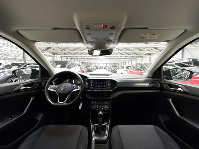 Volkswagen T-Cross view 9
