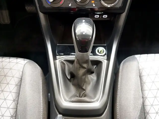 Volkswagen T-Cross view 13
