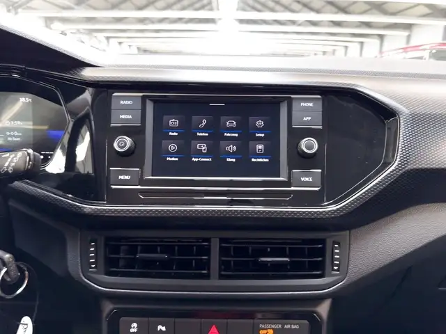 Volkswagen T-Cross view 11