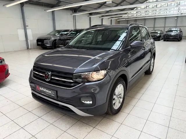 Volkswagen T-Cross view 3
