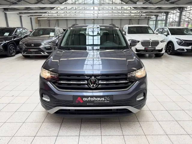 Volkswagen T-Cross view 2